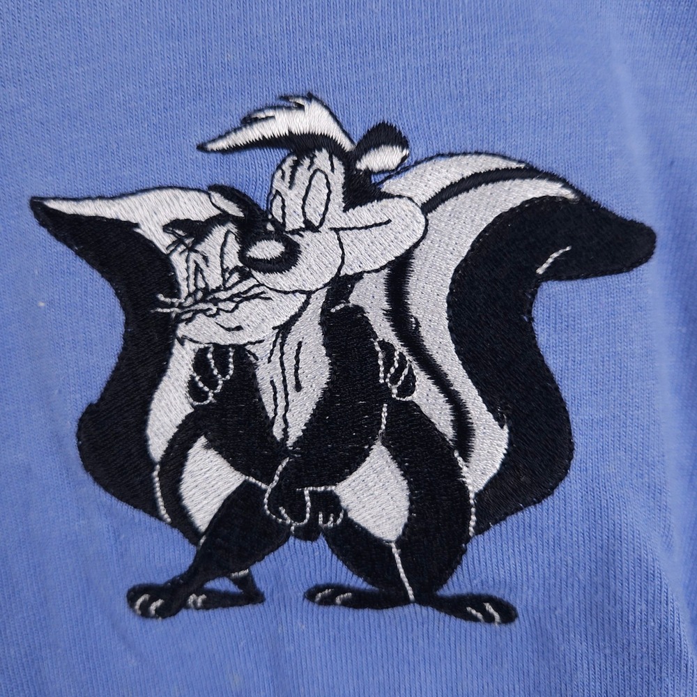 NWT Vintage 1994 Looney Tunes Pepe Le Pew Embroidered T-Shirt XS Periwinkle 90s - Picture 2 of 13